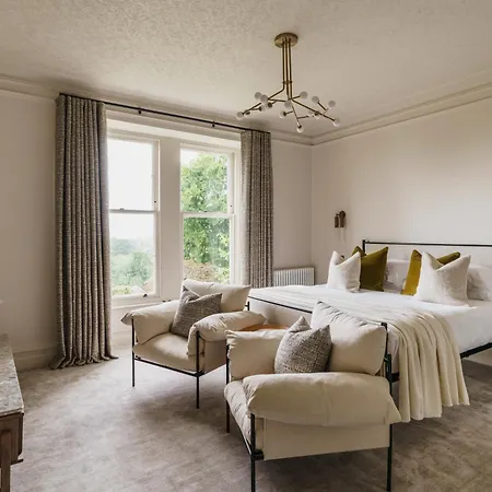 Beaumont Exquisite Lakeland House, Sleeps 10 * ウィンダミア