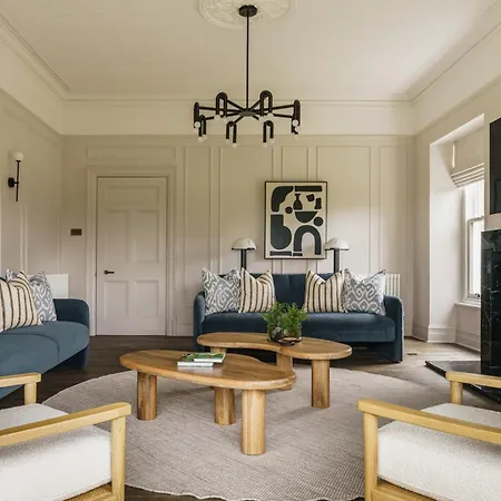 Beaumont Exquisite Lakeland House, Sleeps 10 * ウィンダミア