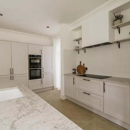 Villa Beaumont Exquisite Lakeland House, Sleeps 10 Windermere