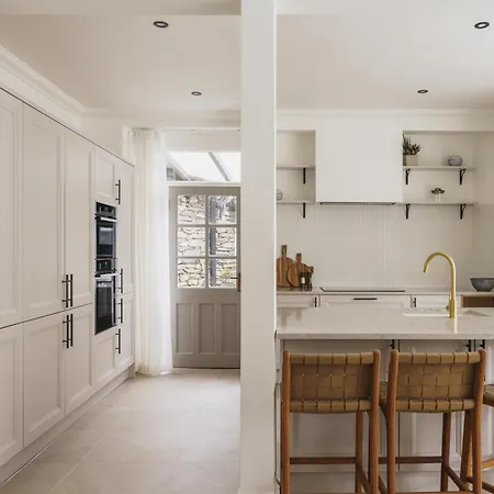 Beaumont Exquisite Lakeland House, Sleeps 10 * ウィンダミア