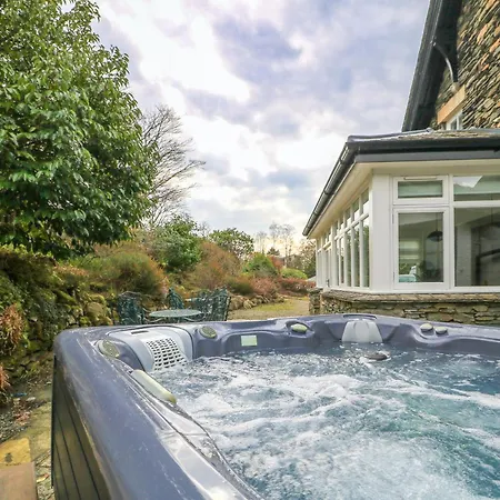 Beaumont Exquisite Lakeland House, Sleeps 10