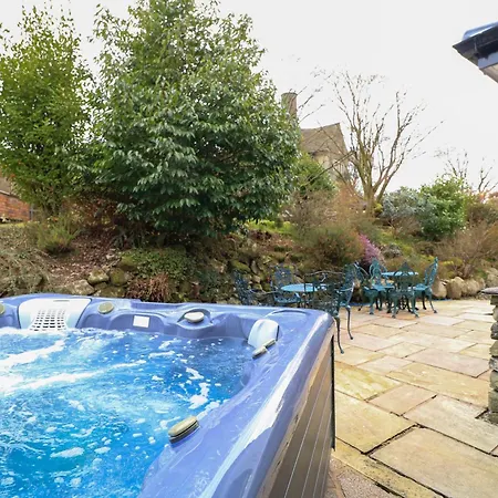 Вилла Beaumont Exquisite Lakeland House, Sleeps 10