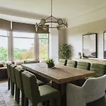 Beaumont Exquisite Lakeland House, Sleeps 10