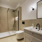 Beaumont Exquisite Lakeland House, Sleeps 10