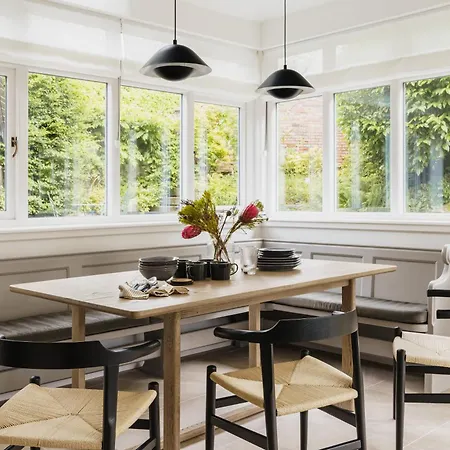 Вилла Beaumont Exquisite Lakeland House, Sleeps 10 *