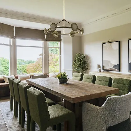 Beaumont Exquisite Lakeland House, Sleeps 10