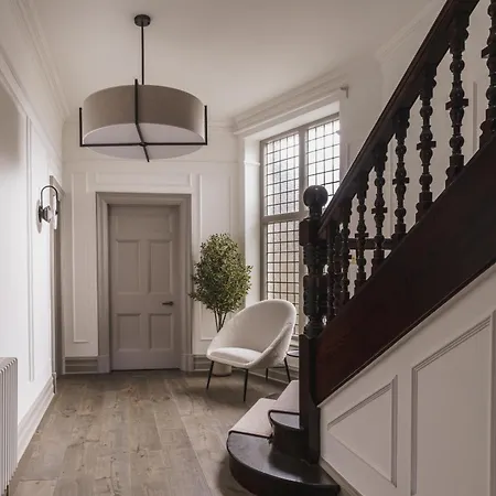 Beaumont Exquisite Lakeland House, Sleeps 10 ويندرمير