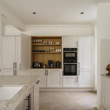 Beaumont Exquisite Lakeland House, Sleeps 10 Вилла *