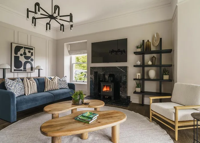 Beaumont Exquisite Lakeland House, Sleeps 10