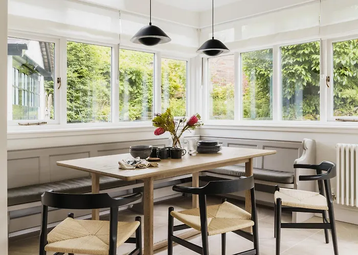 Villa Beaumont Exquisite Lakeland House, Sleeps 10 *