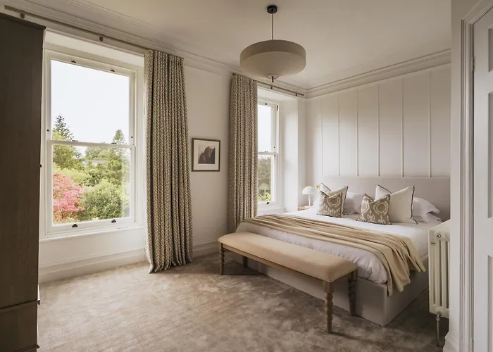 Beaumont Exquisite Lakeland House, Sleeps 10 *