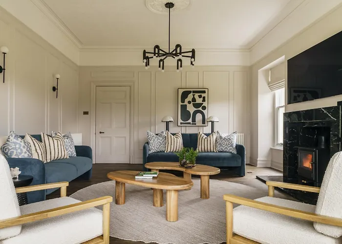 Beaumont Exquisite Lakeland House, Sleeps 10 * ويندرمير