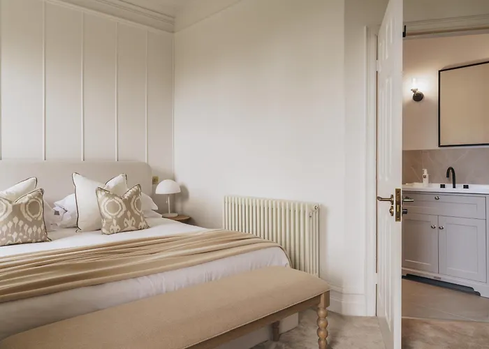 Beaumont Exquisite Lakeland House, Sleeps 10 *