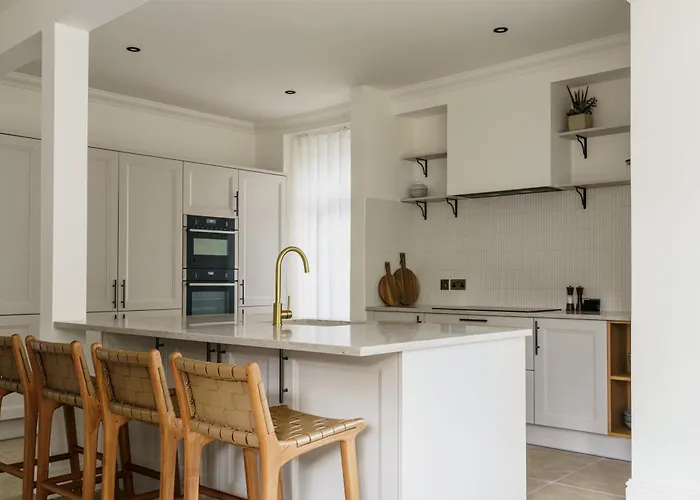 Beaumont Exquisite Lakeland House, Sleeps 10