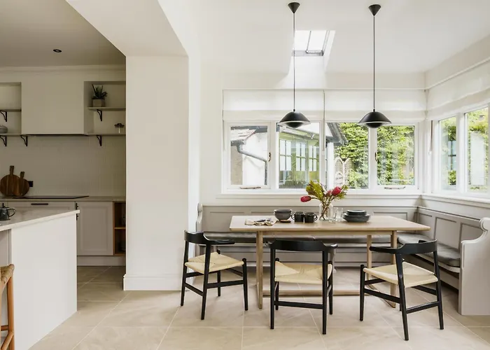 Beaumont Exquisite Lakeland House, Sleeps 10 فيلة *