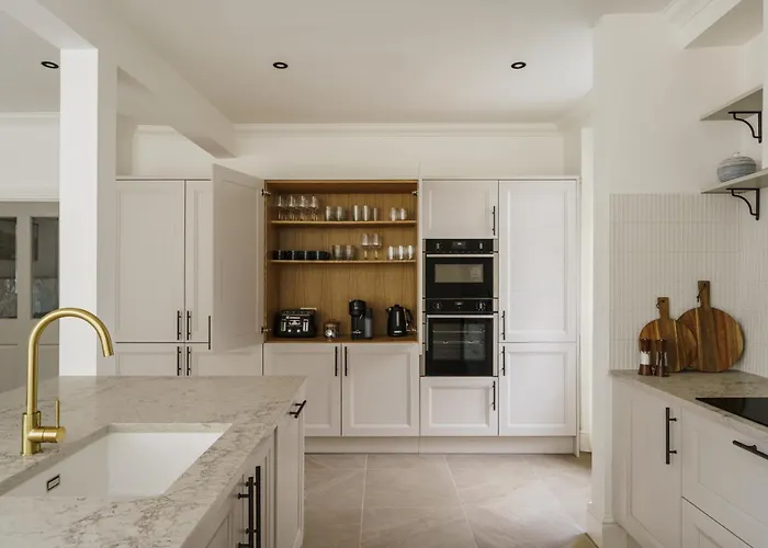 Beaumont Exquisite Lakeland House, Sleeps 10 فيلة *