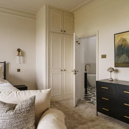 Villa Beaumont Exquisite Lakeland House, Sleeps 10 *