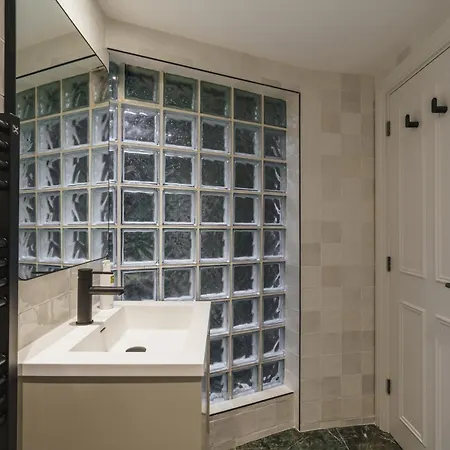 Villa Beaumont Exquisite Lakeland House, Sleeps 10 *