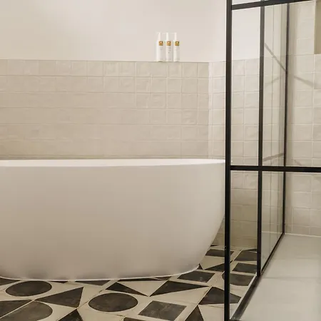 Beaumont Exquisite Lakeland House, Sleeps 10